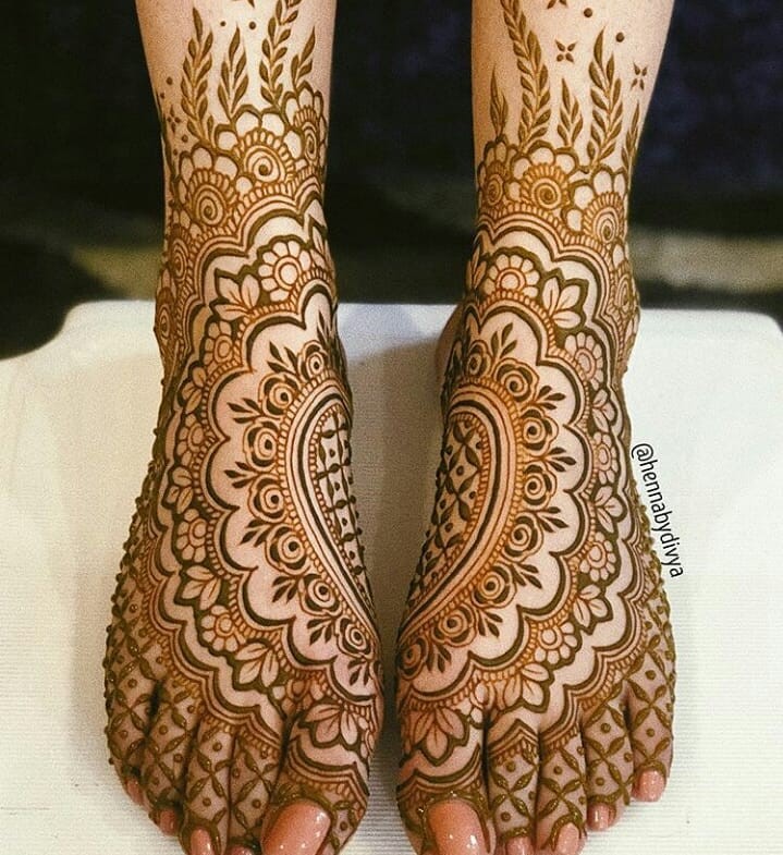 Trending Foot Mehndi Designs For Brides