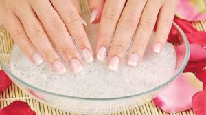 How to Remove Acrylic Nails Using Hot Water - Getinfopedia