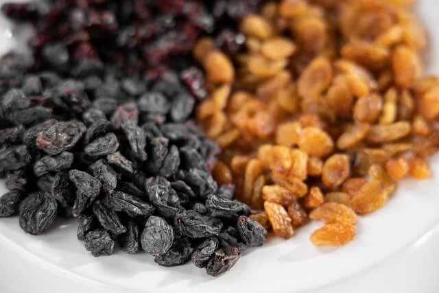 3 Amazing Benefits of Raisins for Weight Loss Benefits of Raisins for Weight Loss