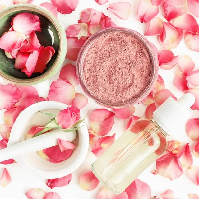 DIY Rose Lip Scrub for Soft and Pink Lips (3 Recipes) DIY Rose Lip scrub