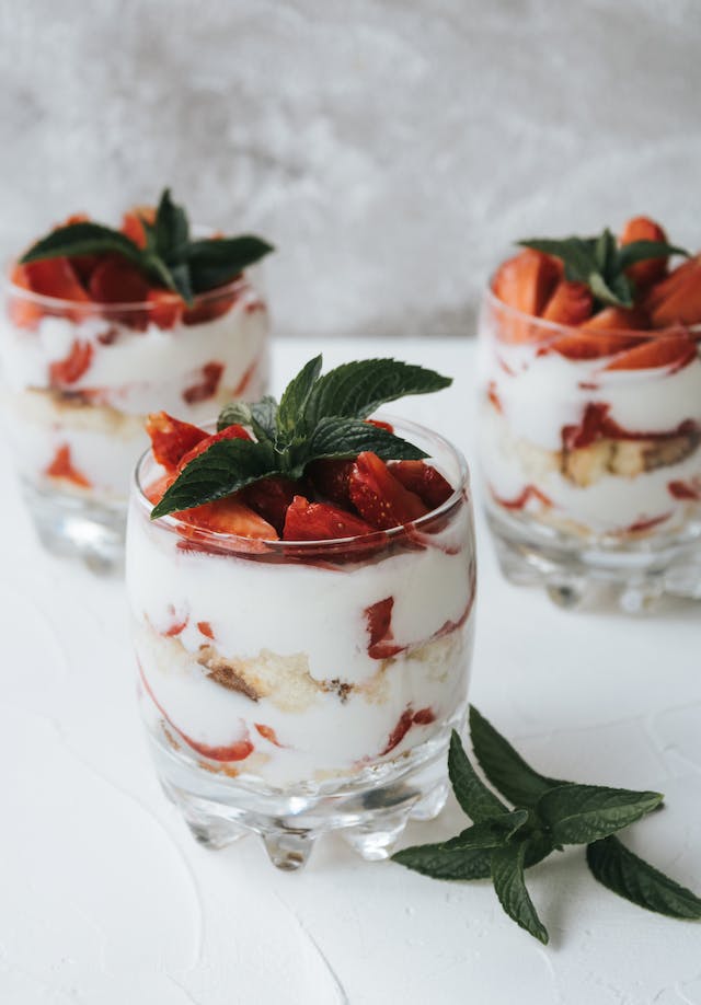 Greek Yogurt Parfait with Berries and Granola