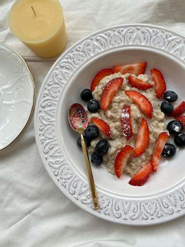 Strawberry and Coconut Overnight Oats | Oatmeal diet
